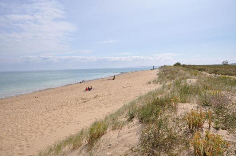 A 80M De La Plage De Plaisance Pour 8 Personnes Saint-Georges-d'Oleron Esterno foto